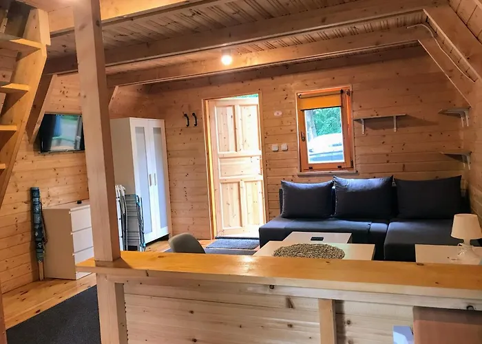 Letniskowe Maja بيت خشبي بوغورزيلكا